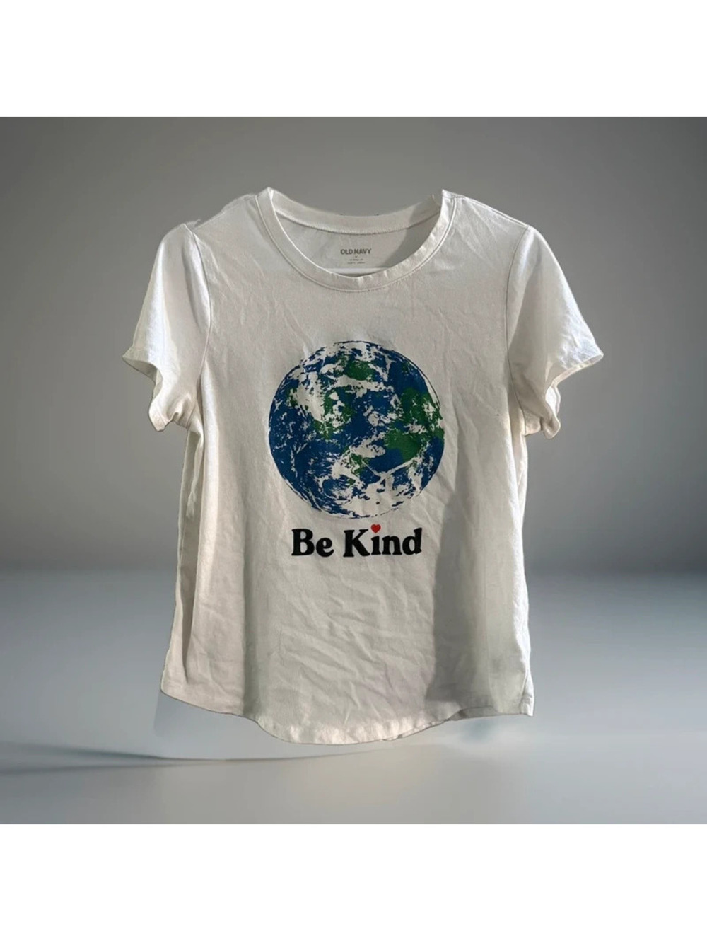 Old Navy Women’s Small Be Kind Earth Globe Graphic T Shirt White